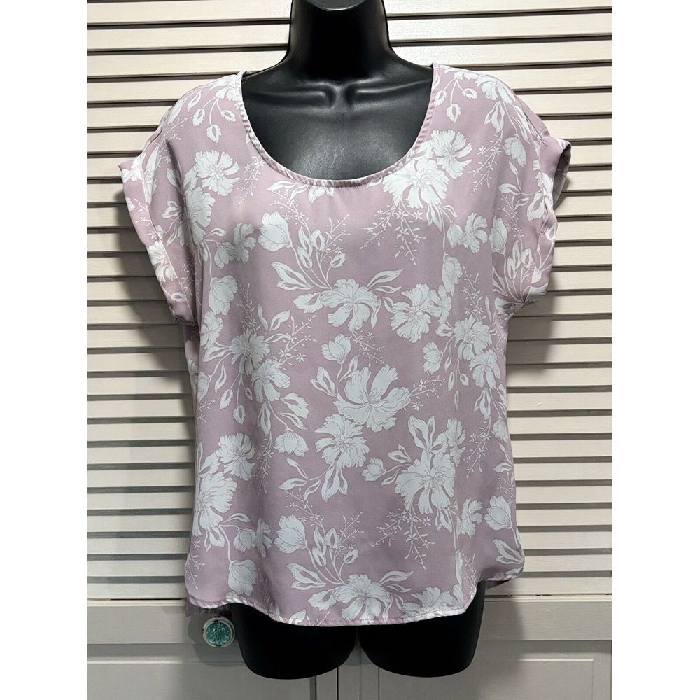 Pink Rose Lavender/White Floral Short Sleeve Scoop Zipper Back Blouse Size M
